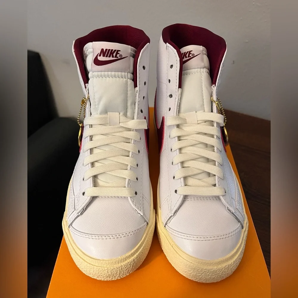 NWT Women's Nike Blazer Low '77 Sneakers in White & Red - DV7003-100 - Picture 6 of 11